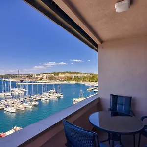 Apartment Harbour Pula
