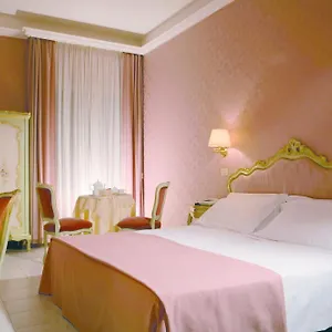 Romulus 3*, Rome Italië