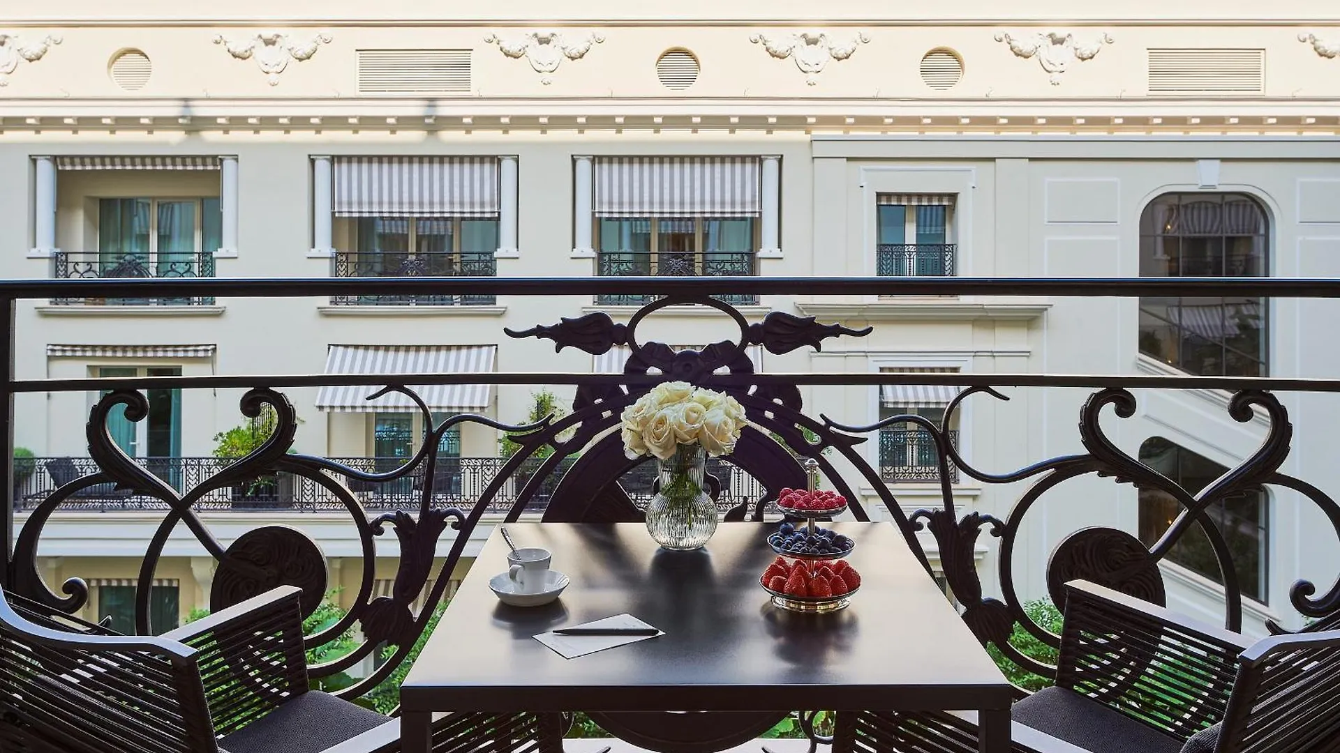Hotel De Paris Monte-Carlo 5*, Монте-Карло